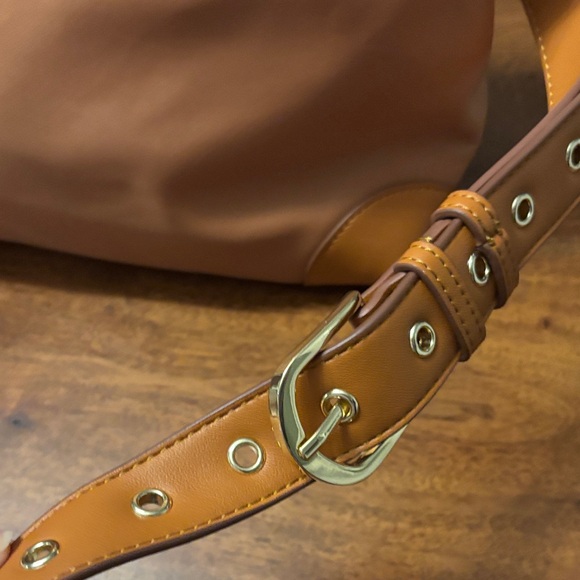 STONEY CLOVER LN Pouchette Crossbody Bag 03 - Picture 3 of 6